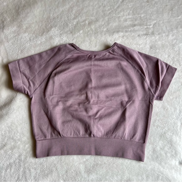 Athletic tight fitting crop top, mauve color, size medium - Picture 2 of 2